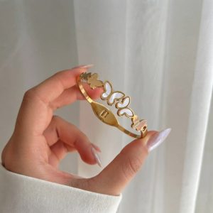 اسورة فراشات بيضا